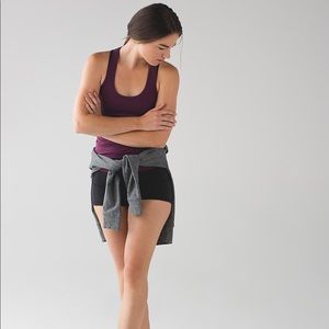 Barely worn Lululemon Wunder short